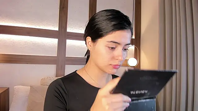 SarhaVega online show from March 28, 12:50 pm