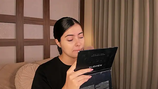 SarhaVega online show from March 7, 12:21 pm