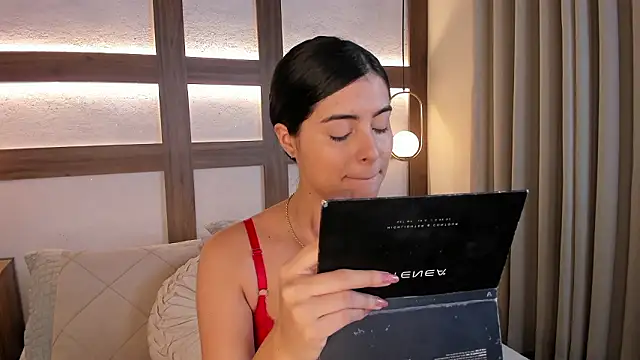 SarhaVega online show from March 22, 1:12 pm