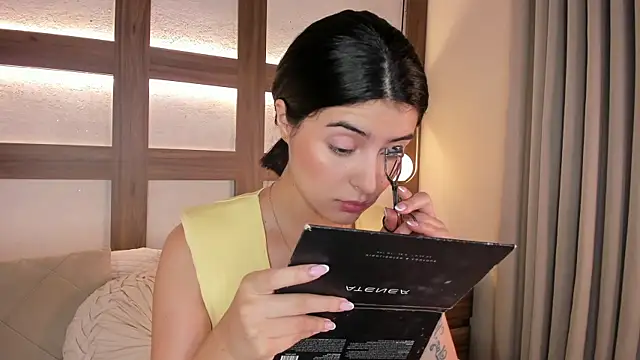 SarhaVega online show from April 7, 12:51 pm