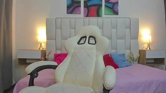 mask red girl online show from March 26, 12:25 pm