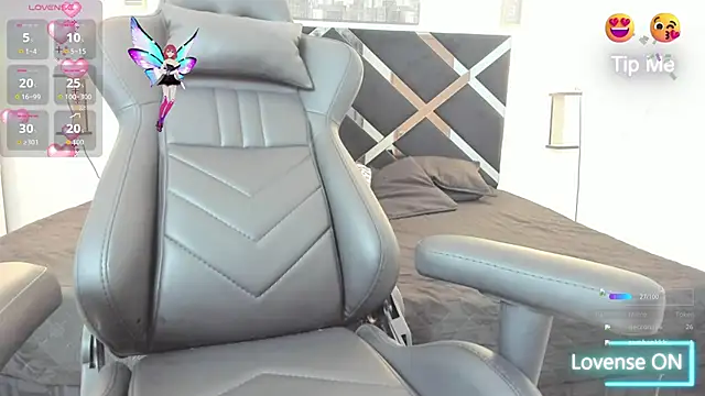 mask red girl online show from November 21, 8:19 pm