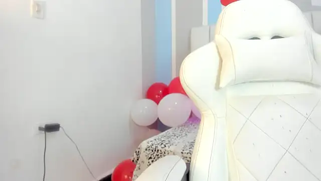 mask red girl online show from February 23, 12:39 pm