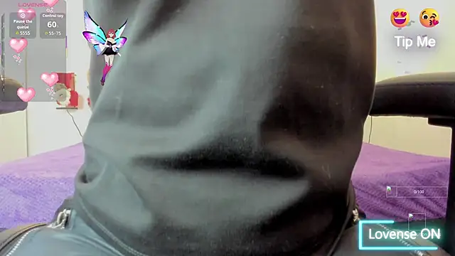 mask red girl online show from December 3, 1:10 pm