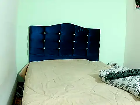 ashleey palmer online show from December 16, 11:20 pm