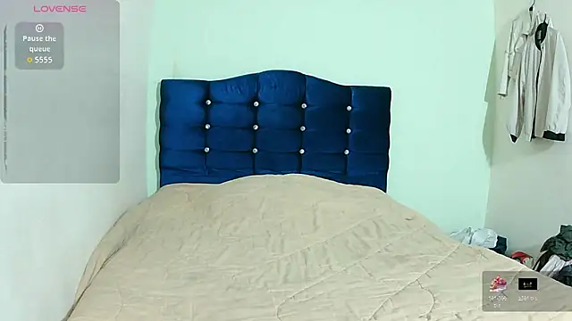 ashleey palmer online show from March 24, 11:10 am