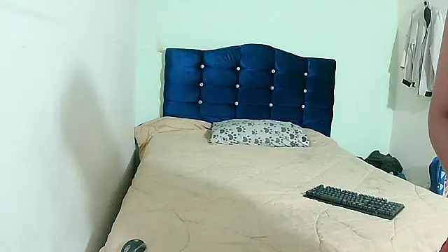 ashleey palmer online show from March 6, 10:54 am