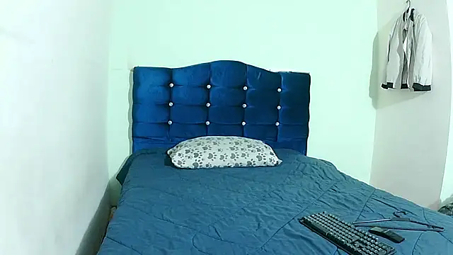 ashleey palmer online show from February 22, 10:39 am