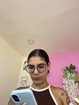 LauraRaider online show from July 16, 2:19 am