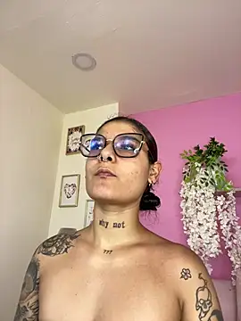 LauraRaider online show from July 17, 10:07 pm