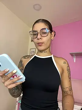LauraRaider online show from July 14, 10:49 pm