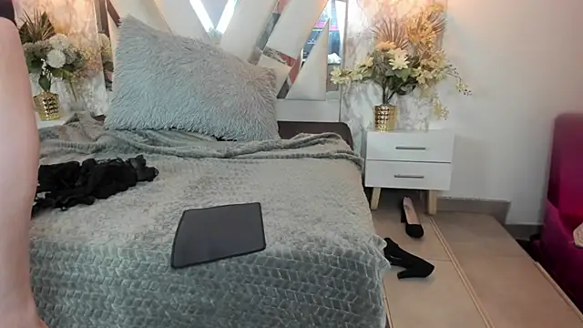 Mysterius Woman online show from February 16, 12:59 pm