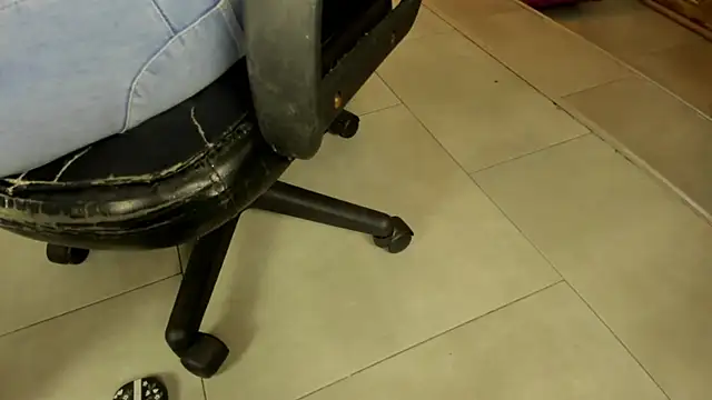 Mysterius Woman online show from April 6, 11:00 am