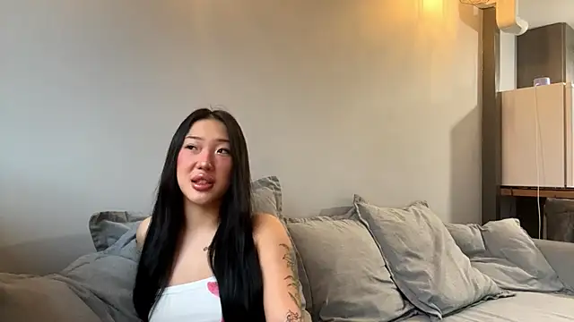 Snapshot of EIeniVanwart chatting on November 26, 7:52 am EIeniVanwart online show from November 26, 7:52 am