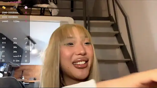 Snapshot of EIeniVanwart chatting on January 17, 4:54 pm EIeniVanwart online show from January 17, 4:54 pm