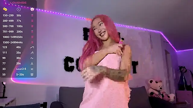 Snapshot of EIeniVanwart chatting on February 18, 4:03 pm EIeniVanwart online show from February 18, 4:03 pm