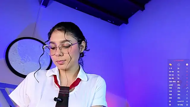 naty saenz online show from December 16, 10:08 am