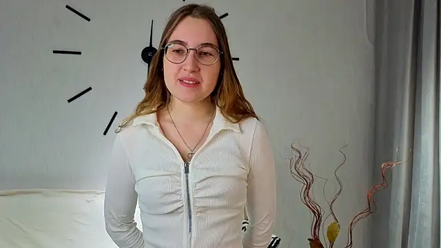 DebbraBickler online show from November 30, 6:19 pm