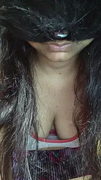 SameeraReddy19 online show from December 22, 1:55 pm