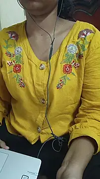 Snapshot of SameeraReddy19 chatting on May 6, 8:18 am SameeraReddy19 online show from May 6, 8:18 am