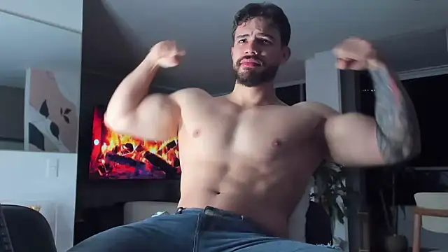 Valenthino Salvatore online show from April 4, 5:14 am