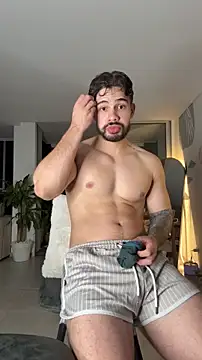 Valenthino Salvatore online show from March 2, 2:12 am