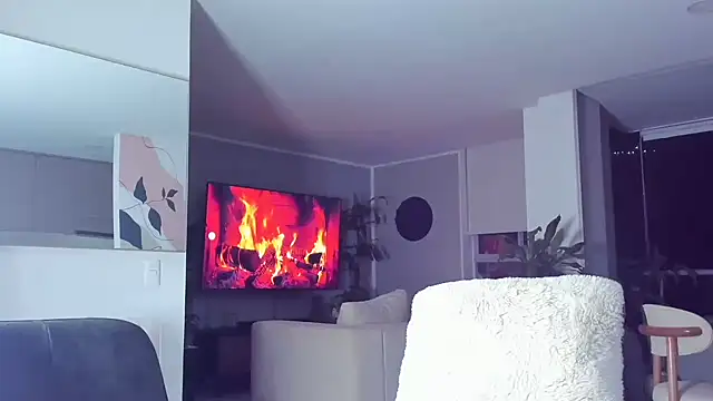 Valenthino Salvatore online show from April 8, 3:41 am