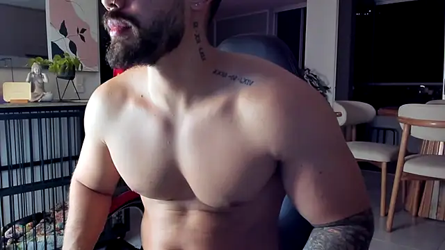Snapshot of Valenthino_Salvatore chatting on July 16, 11:46 pm Valenthino Salvatore online show from July 16, 11:46 pm