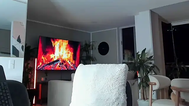 Valenthino Salvatore online show from March 13, 3:44 am