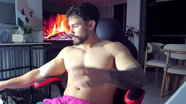 Snapshot of Valenthino_Salvatore chatting on June 27, 12:05 am Valenthino Salvatore online show from June 27, 12:05 am