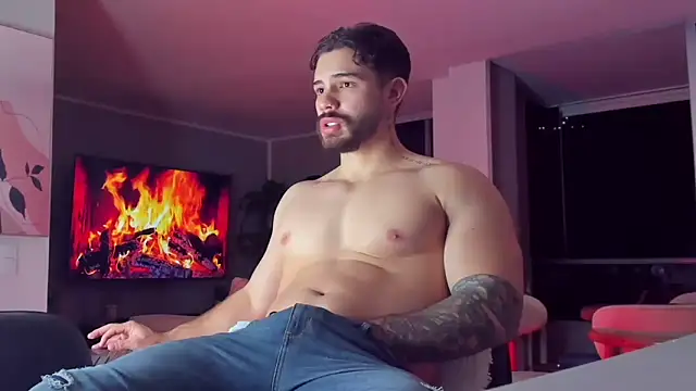 Valenthino Salvatore online show from February 11, 5:07 am