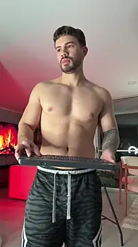 Valenthino Salvatore online show from December 21, 4:14 am