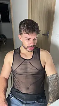 Valenthino Salvatore online show from November 30, 3:51 am