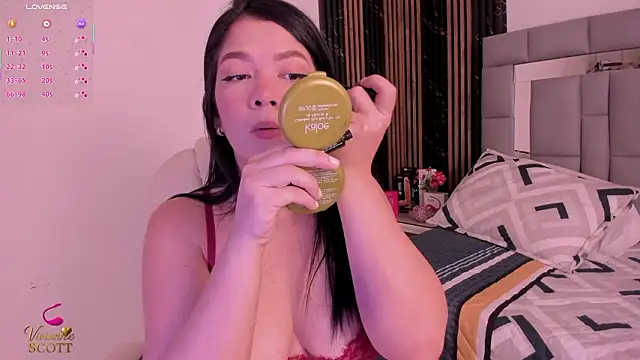 amaia santini online show from February 21, 7:05 pm