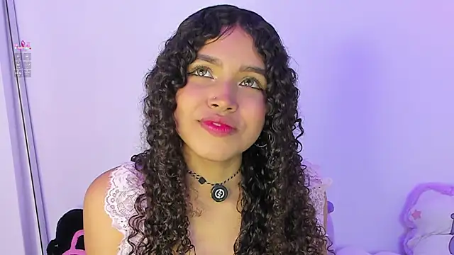 EloiseSweetxx online show from April 4, 1:39 pm