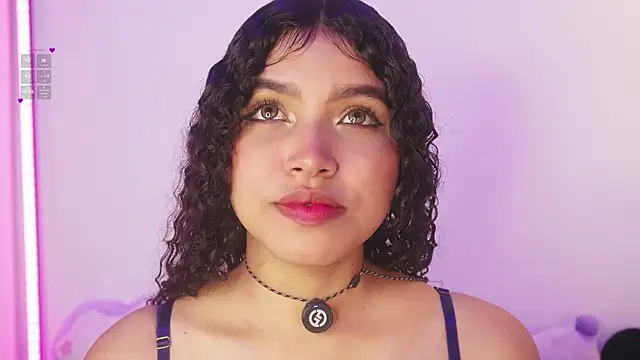 EloiseSweetxx online show from April 11, 12:31 pm