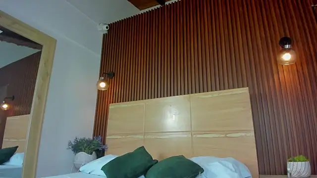 zully28  online show from November 29, 12:16 pm