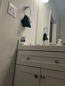 Snapshot of aquatoflora chatting on November 24, 12:32 am aquatoflora online show from November 24, 12:32 am