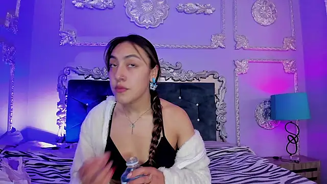 Snapshot of DhaliaRosse chatting on February 7, 3:36 am DhaliaRosse online show from February 7, 3:36 am