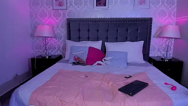 Snapshot of Evabellee chatting on November 29, 2:17 pm Evabellee online show from November 29, 2:17 pm