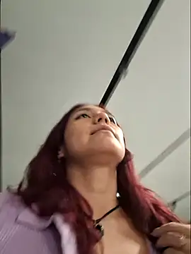 Snapshot of Eveeelyn25 chatting on February 18, 12:30 am Eveeelyn25 online show from February 18, 12:30 am