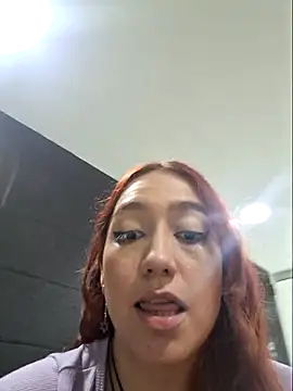 Snapshot of Eveeelyn25 chatting on December 16, 11:20 pm Eveeelyn25 online show from December 16, 11:20 pm