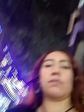 Snapshot of Eveeelyn25 chatting on December 16, 1:32 am Eveeelyn25 online show from December 16, 1:32 am