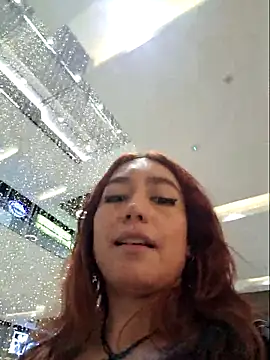 Snapshot of Eveeelyn25 chatting on December 21, 10:54 pm Eveeelyn25 online show from December 21, 10:54 pm