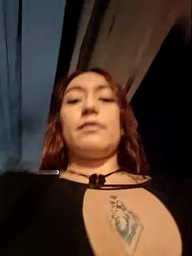 Snapshot of Eveeelyn25 chatting on January 13, 1:42 am Eveeelyn25 online show from January 13, 1:42 am