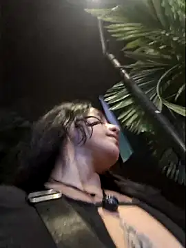 Eveeelyn25 online show from May 24, 12:10 am