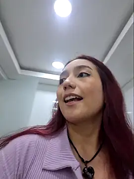 Snapshot of Eveeelyn25 chatting on March 11, 11:10 pm Eveeelyn25 online show from March 11, 11:10 pm