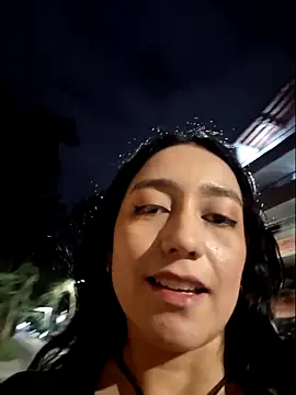Eveeelyn25 online show from May 2, 2:39 am