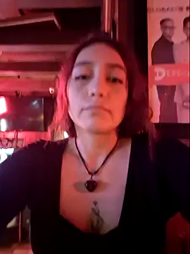 Eveeelyn25 online show from April 2, 1:46 am