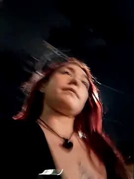 Snapshot of Eveeelyn25 chatting on March 1, 1:16 am Eveeelyn25 online show from March 1, 1:16 am